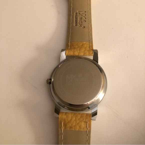 Quartz - Butterfly Watch (My Wish) EUC - Picture 10 of 14